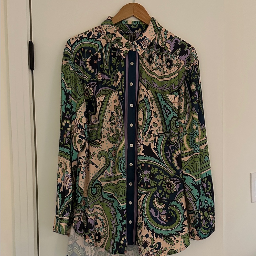 Women’s  Paisley Long Sleeve Shirt